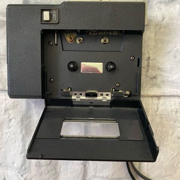 General Electric Vintage 1980s compact Cassette tape player black w/wrist strap - Picture 3 of 10